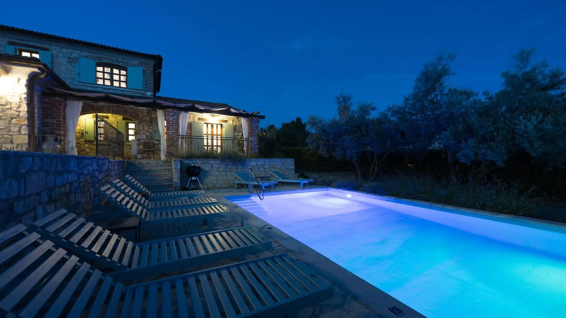 Vila Aryana With Pool - Happy Rentals Sveti Lovrec Pazenaticki