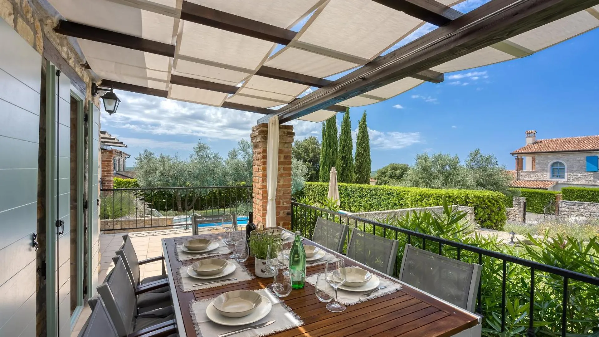 Vila Aryana With Pool - Happy Rentals Sveti Lovrec Pazenaticki Villa