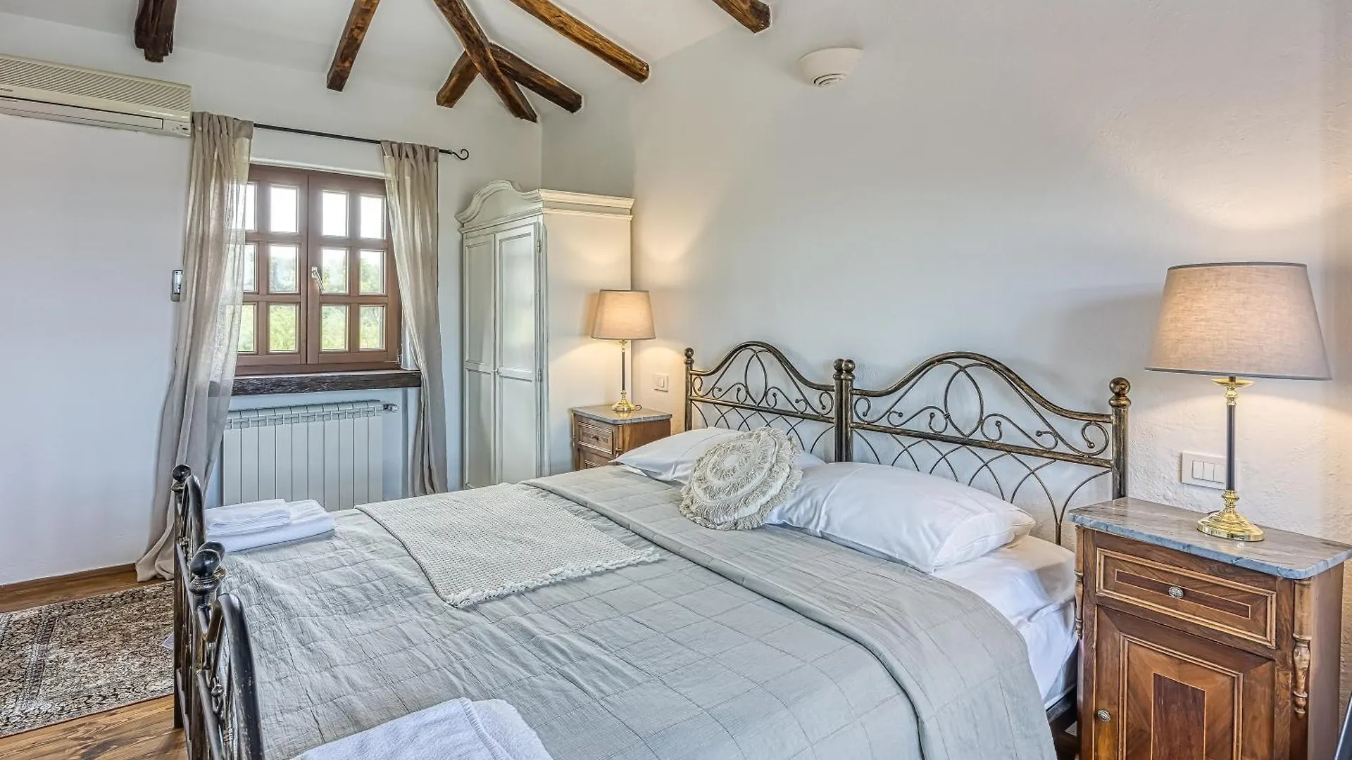 Villa Vila Aryana With Pool - Happy Rentals Sveti Lovrec Pazenaticki