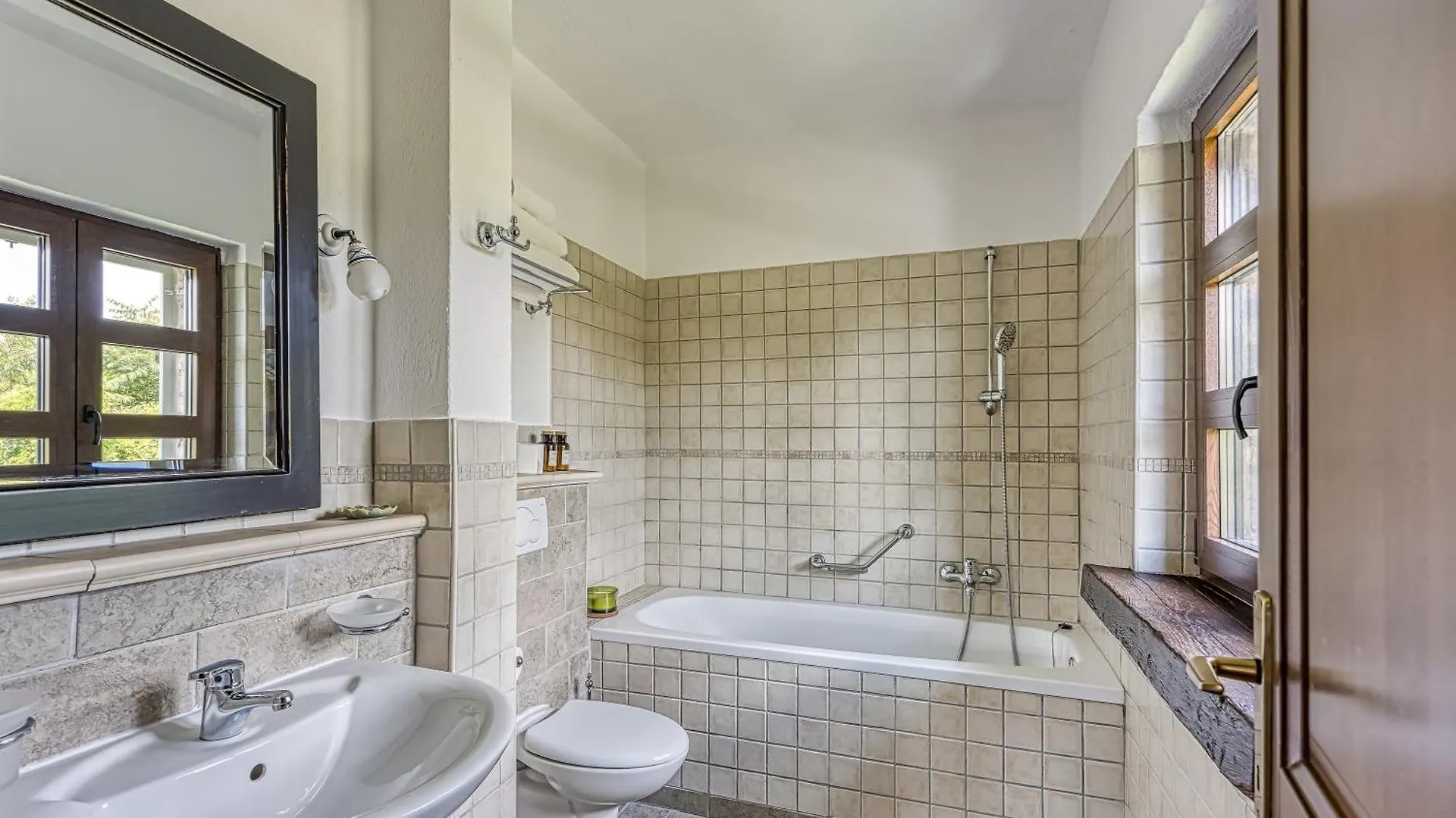 Vila Aryana With Pool - Happy Rentals Sveti Lovrec Pazenaticki