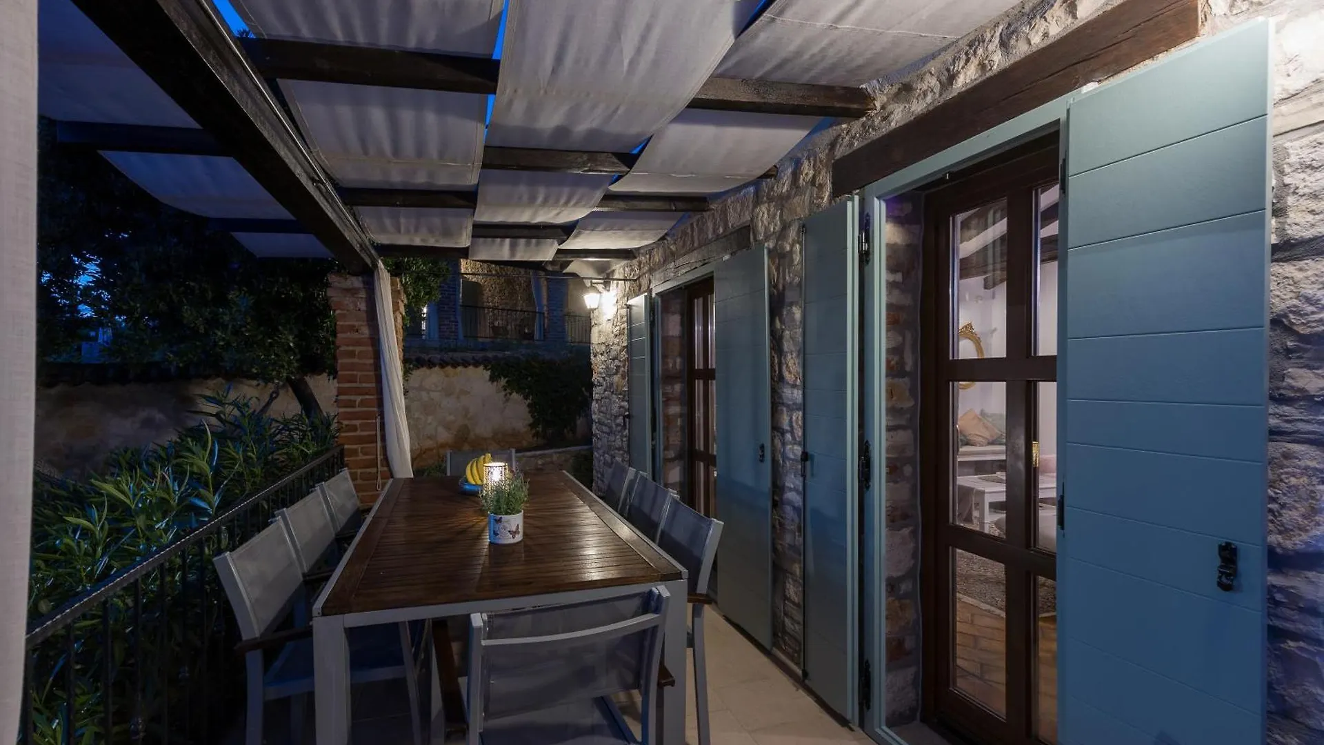 Villa Vila Aryana With Pool - Happy Rentals Sveti Lovrec Pazenaticki Croatia